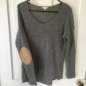 Gap sweater